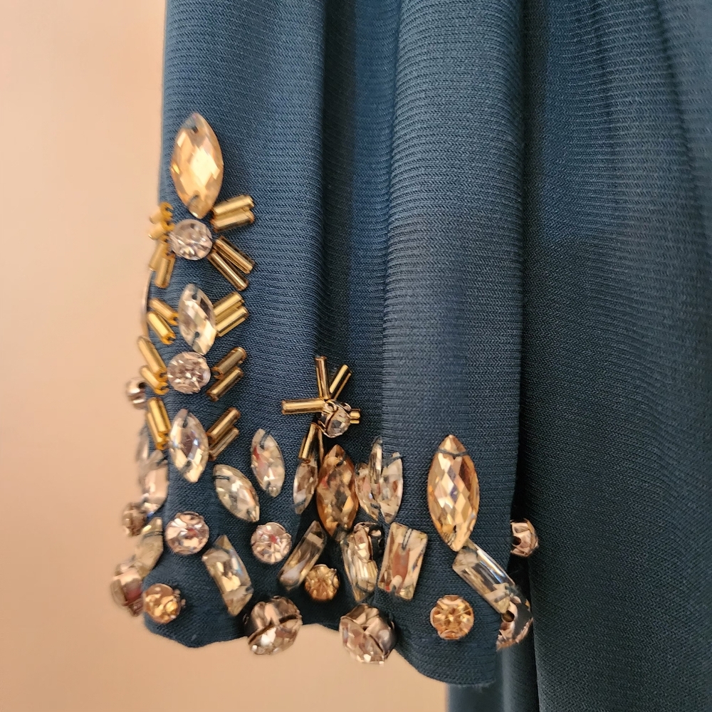 š„Mac Duggal Elegant One-Shoulder Teal Evening Gown with sleeve embellishment. - Picture 13 of 17